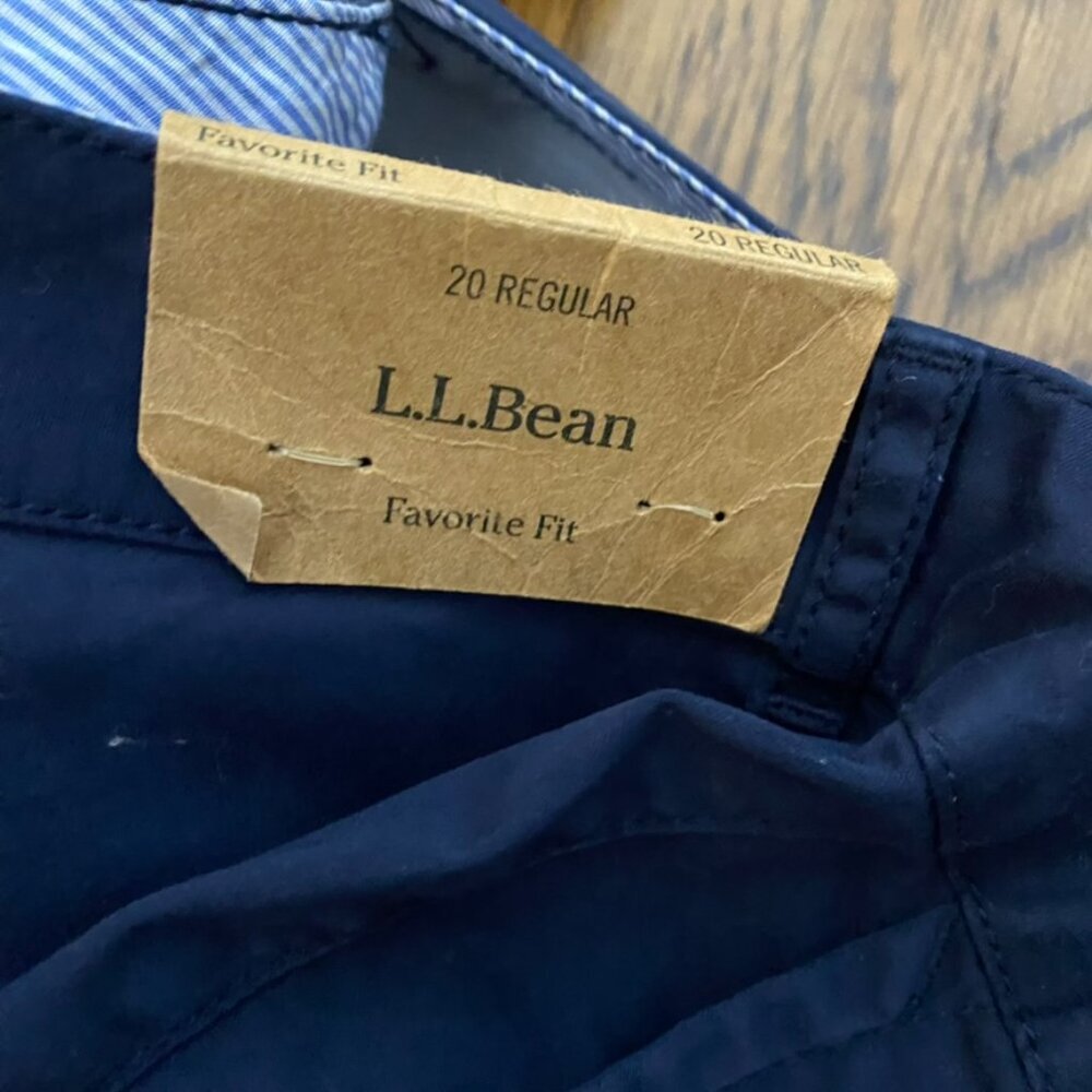 L.L.  Bean Favorite Fit 20 Reg Navy cropped pants NWT - Picture 4 of 8